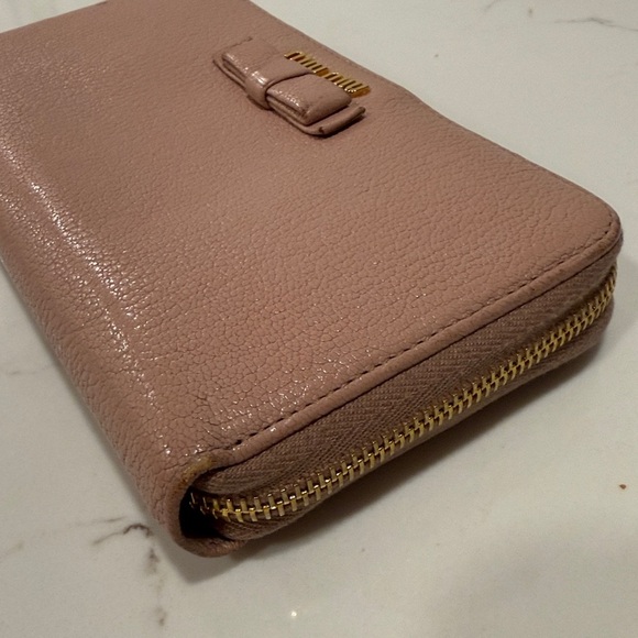 Miu Miu Blush Pink Leather Wallet with Bow - Picture 4 of 7
